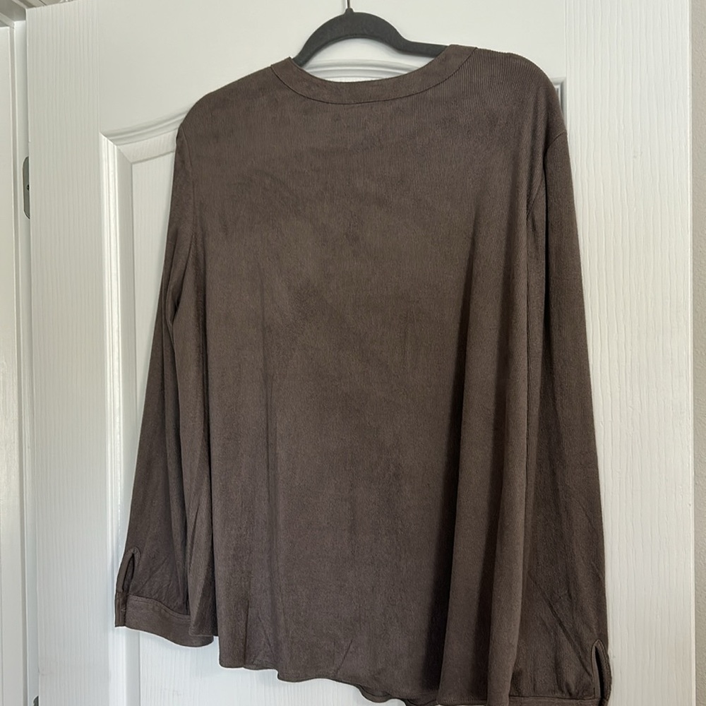 Chico’s size 3 NWT embellished faux suede long sleeve shirt. Hearthstone Taupe. - Picture 6 of 9